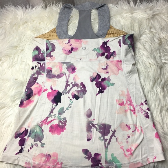 Lululemon Blurred Blossom Scoop Neck Tank RARE - Picture 6 of 7